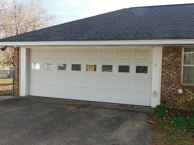 604 NW 7th Street, Springhill, LA 71075