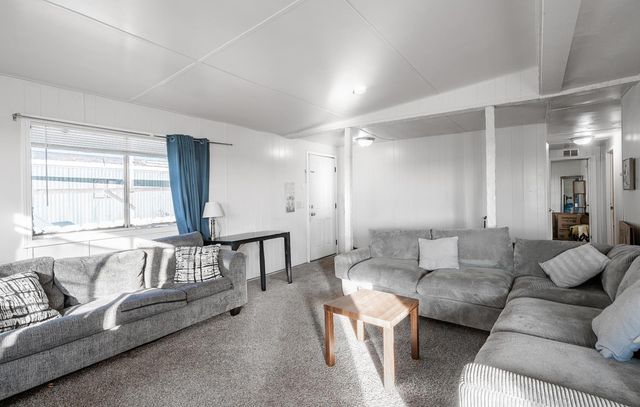 5665 S Chestnut Avenue SPC 3, Fresno, CA 93725