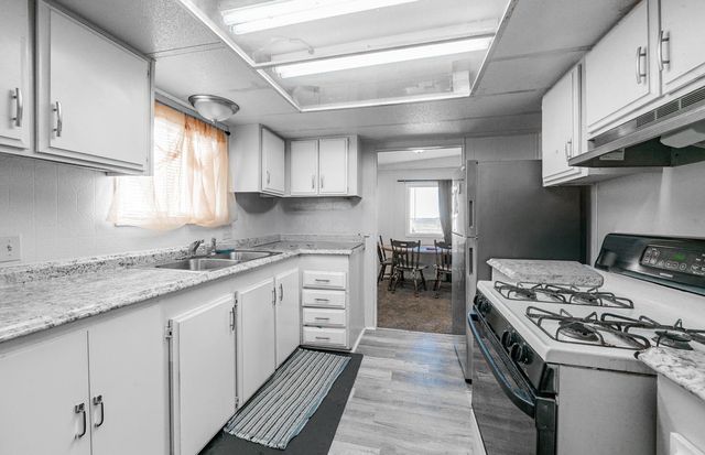 5665 S Chestnut Avenue SPC 3, Fresno, CA 93725