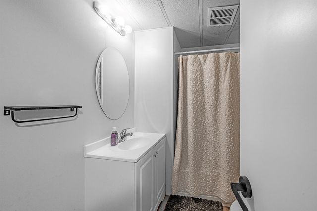 5665 S Chestnut Avenue SPC 3, Fresno, CA 93725