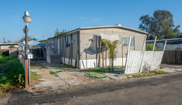 5665 S Chestnut Avenue SPC 3, Fresno, CA 93725