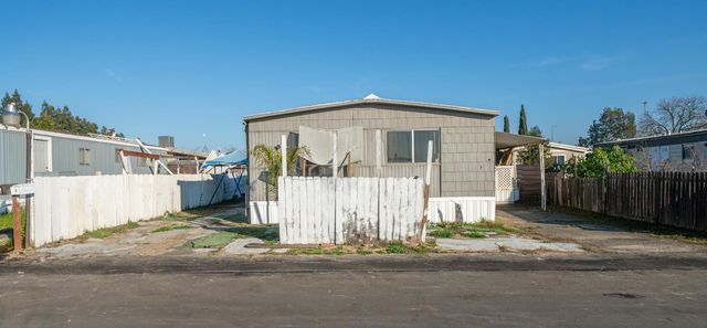 5665 S Chestnut Avenue SPC 3, Fresno, CA 93725