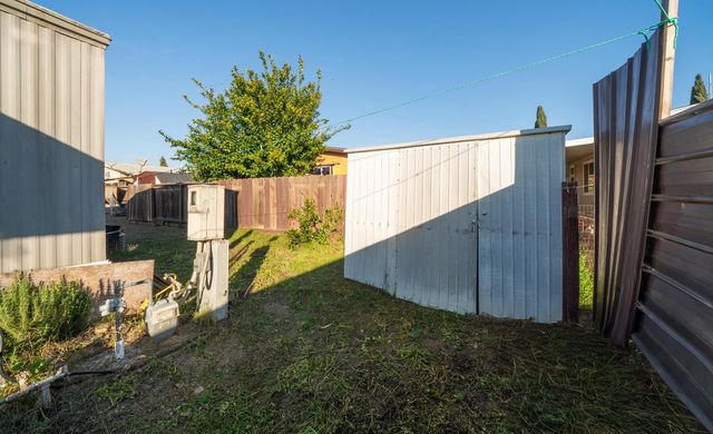 5665 S Chestnut Avenue SPC 3, Fresno, CA 93725