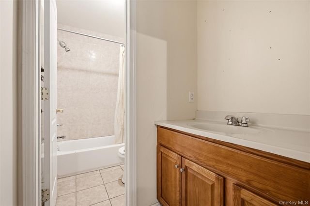 16 Elm Street 301, Spring Valley, NY 10977