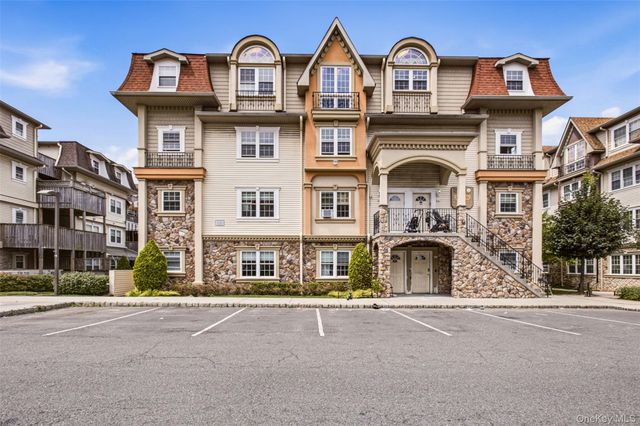 16 Elm Street 301, Spring Valley, NY 10977