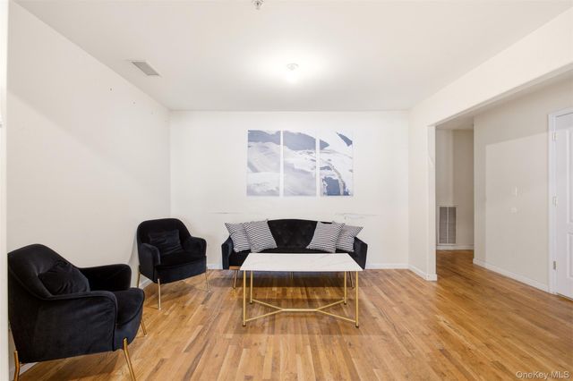 16 Elm Street 301, Spring Valley, NY 10977