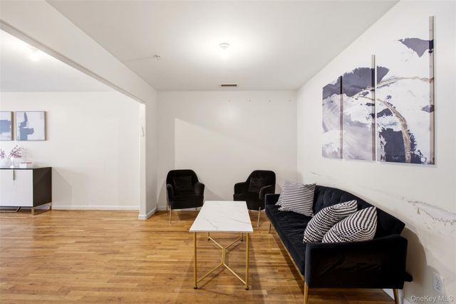 16 Elm Street 301, Spring Valley, NY 10977