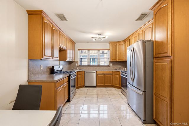 16 Elm Street 301, Spring Valley, NY 10977