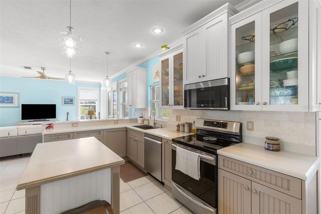 1221 50TH STREET COURT E, Bradenton, FL 34208