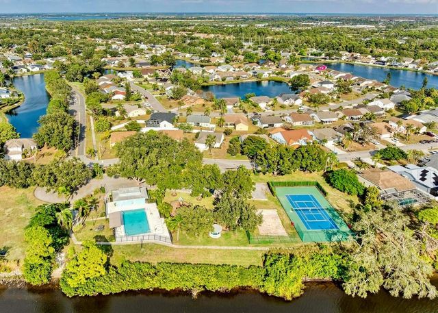 1221 50TH STREET COURT E, Bradenton, FL 34208