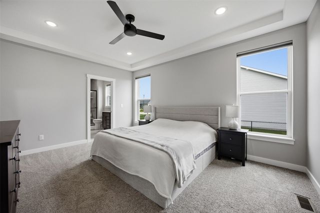 425 Dutch Drive, Robins, IA 52328