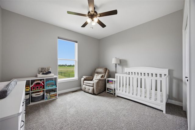 425 Dutch Drive, Robins, IA 52328