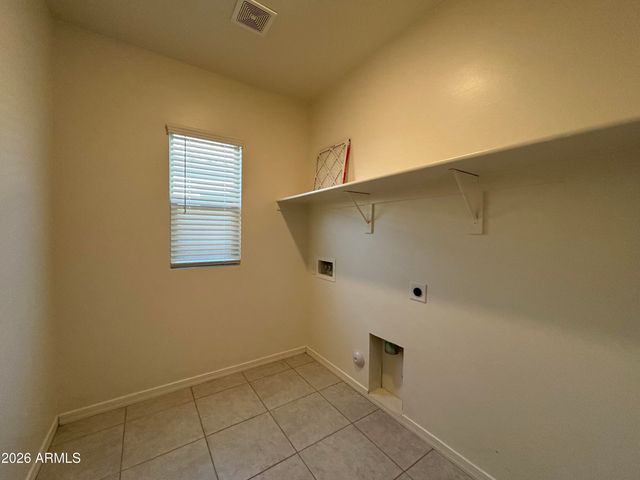 6512 W MAGDALENA Lane, Laveen, AZ 85339