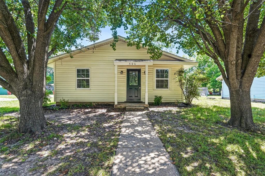 204 Graham. Avenue, Bonham, TX 75418
