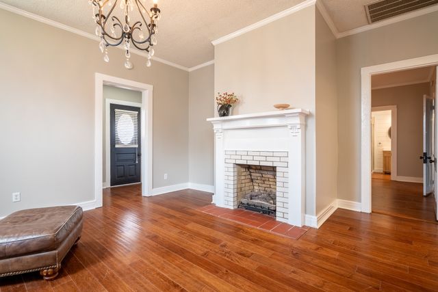 112 N High St, Waynesboro, TN 38485