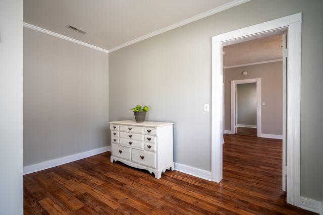 112 N High St, Waynesboro, TN 38485