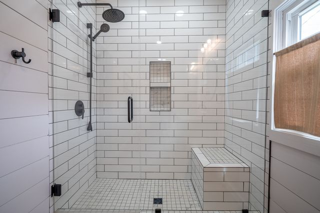 112 N High St, Waynesboro, TN 38485