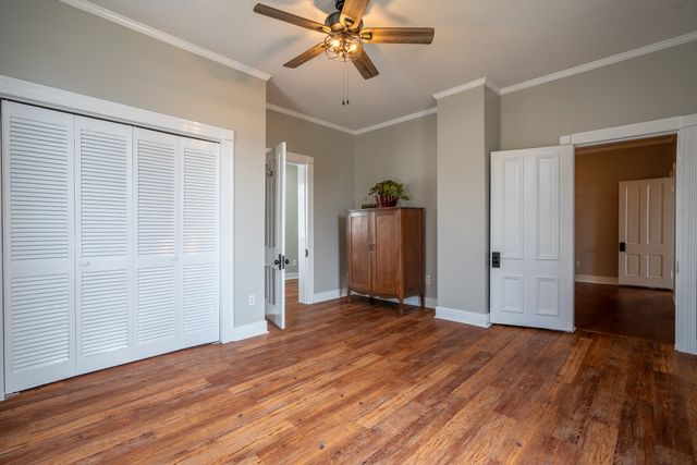 112 N High St, Waynesboro, TN 38485