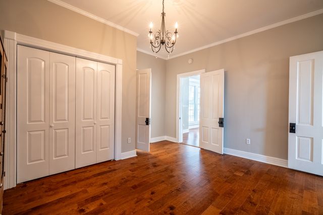 112 N High St, Waynesboro, TN 38485