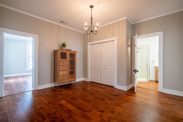 112 N High St, Waynesboro, TN 38485