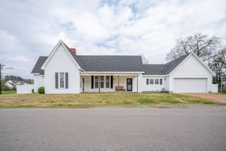 112 N High St, Waynesboro, TN 38485