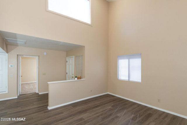 8267 N Oracle Rd Apt 240, Tucson, AZ 85704