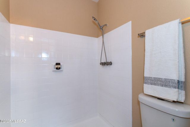 8267 N Oracle Rd Apt 240, Tucson, AZ 85704