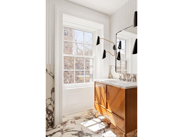 127 W 11TH Street, New York City, NY 10011