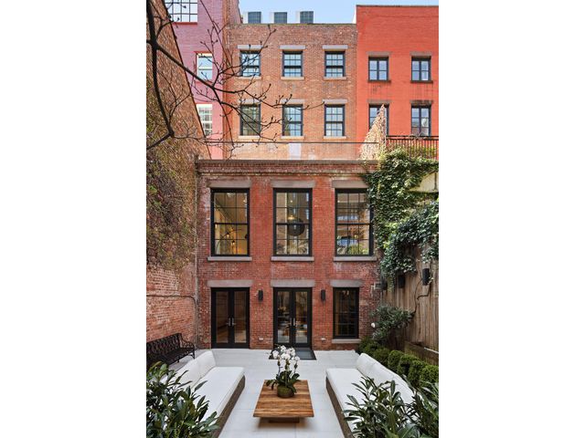 127 W 11TH Street, New York City, NY 10011