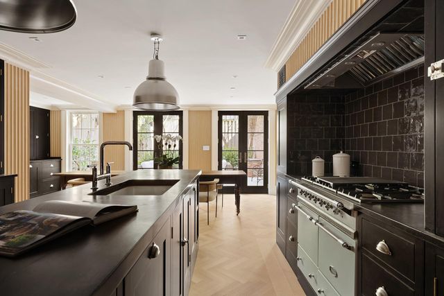 127 W 11TH Street, New York City, NY 10011