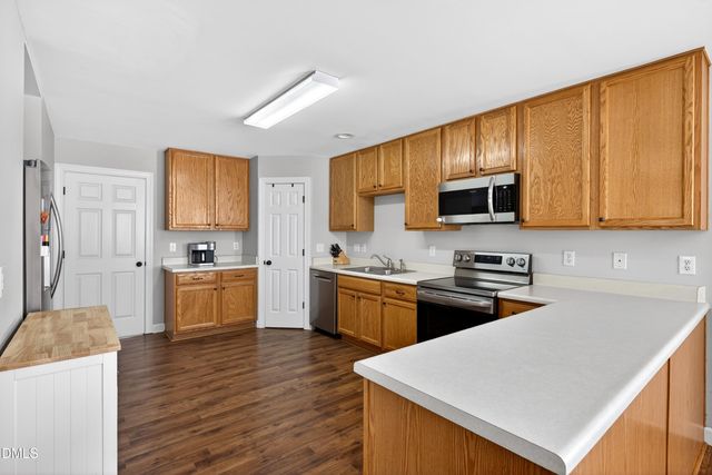 104 Braxton Village Way, Holly Springs, NC 27540