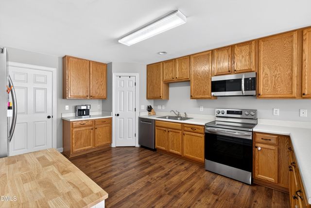 104 Braxton Village Way, Holly Springs, NC 27540