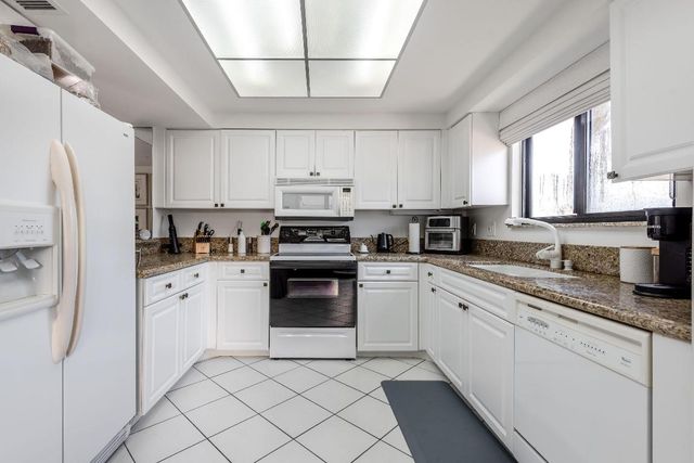 15654 Loch Maree Lane 6402, Delray Beach, FL 33446