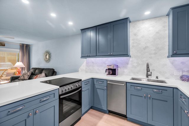 109 Avenue D Apt 305, Marathon, FL 33050