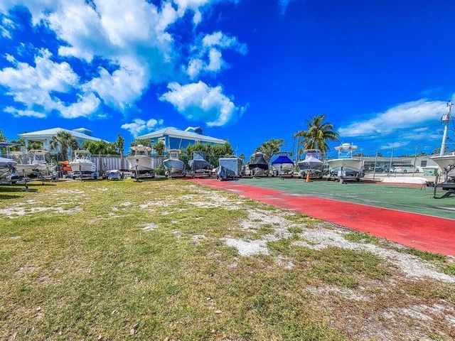 109 Avenue D Apt 305, Marathon, FL 33050