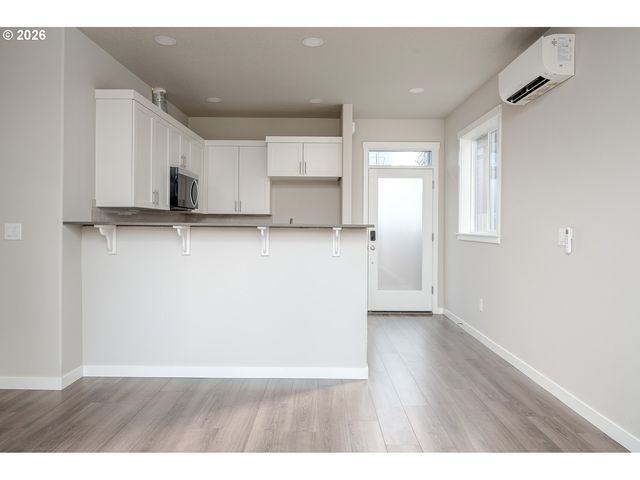 6235 Se Knapp St B, Portland, OR 97206