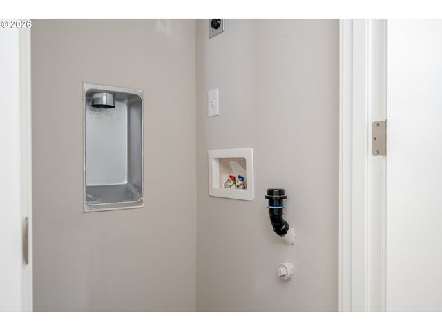 6235 Se Knapp St B, Portland, OR 97206