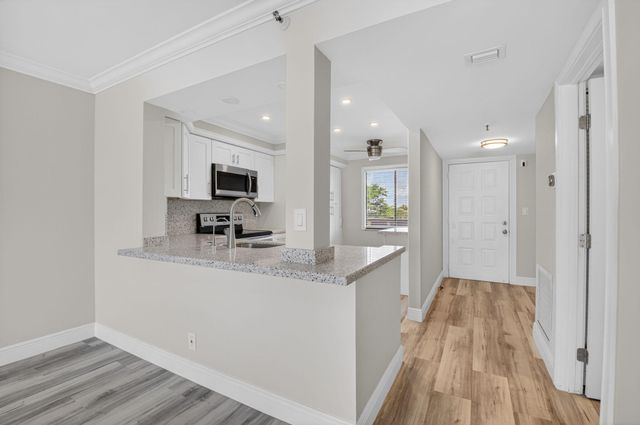 7076 Huntington Lane 507, Delray Beach, FL 33446