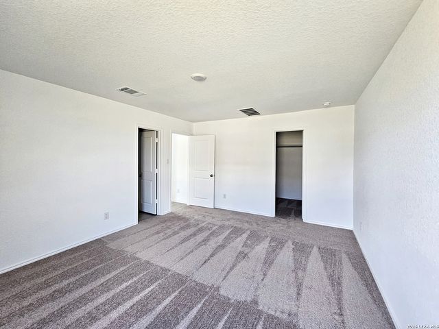 805 RIVIERA CT, Seguin, TX 78155