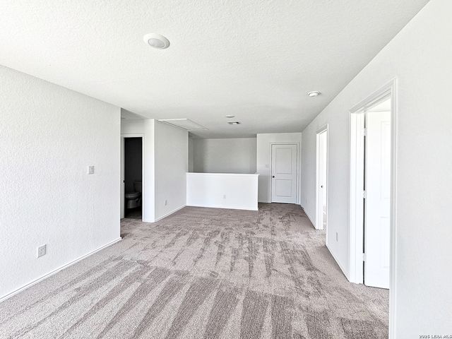 805 RIVIERA CT, Seguin, TX 78155