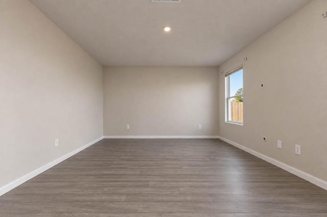 68 Road 51026, Cleveland, TX 77327