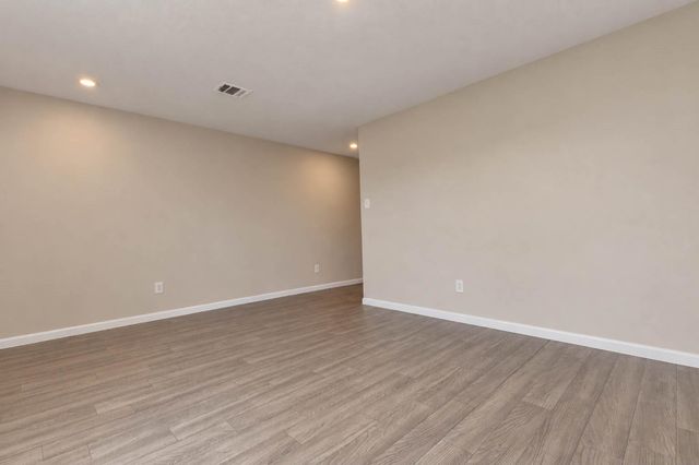 68 Road 51026, Cleveland, TX 77327