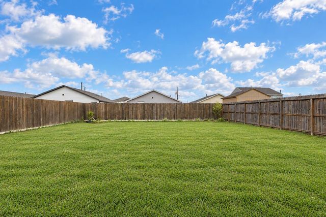 68 Road 51026, Cleveland, TX 77327