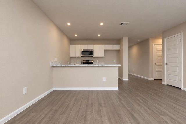 68 Road 51026, Cleveland, TX 77327
