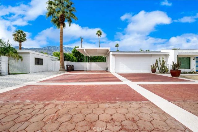 2303 N Magnolia, Palm Springs, CA 92262
