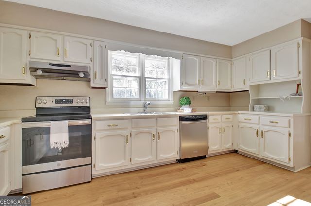 155 Dana Drive, Fayetteville, GA 30215