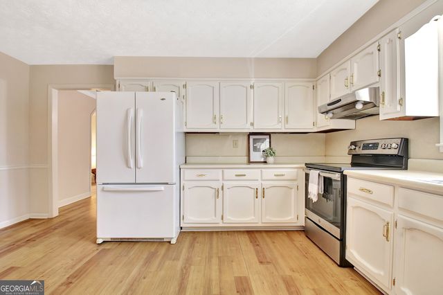 155 Dana Drive, Fayetteville, GA 30215