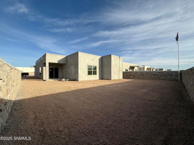 7565 Clarion Way, Las Cruces, NM 88012