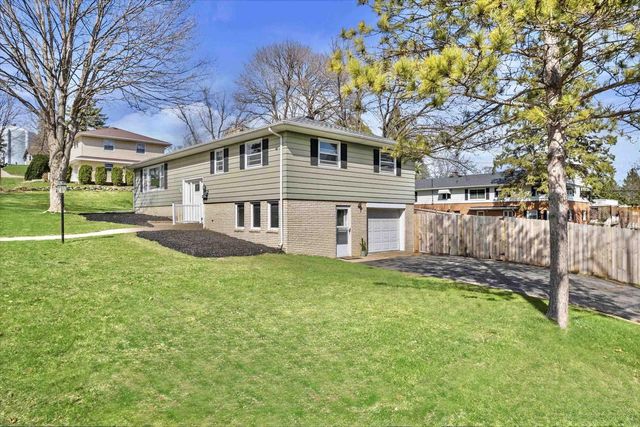 612 Roosevelt Street, Fort Atkinson, WI 53538