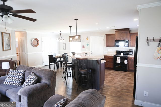 28 Redwood Circle, Newnan, GA 30263